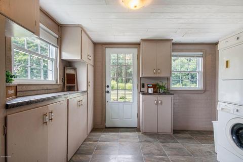 1050 Miller Rd, Plainwell, MI 49080 photo 4