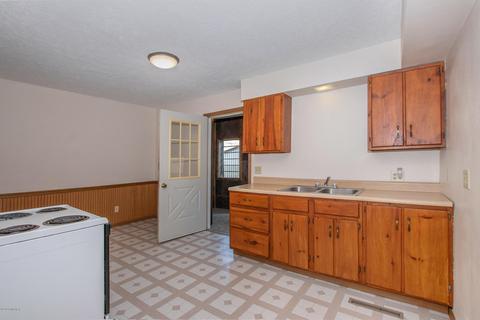 329 E Dibble St, Marcellus, MI 49067 photo 9