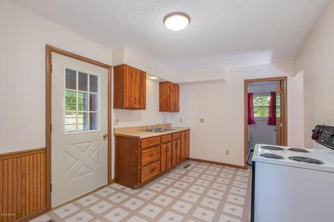 329 E Dibble St, Marcellus, MI 49067 photo 10