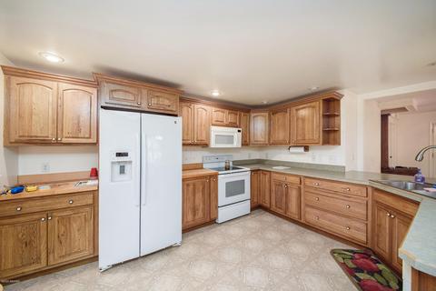113 E Hill St, Plainwell, MI 49080 photo 6