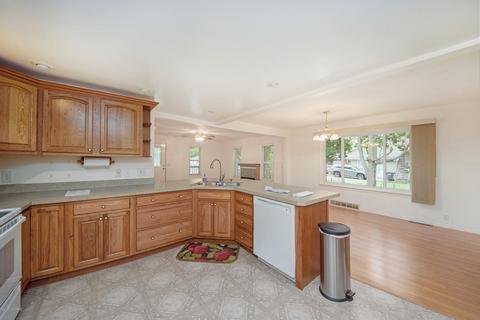 113 E Hill St, Plainwell, MI 49080 photo 7