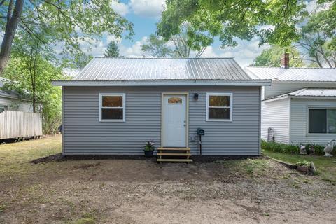 714 N 3rd Ave, Big Rapids, MI 49307 photo 2