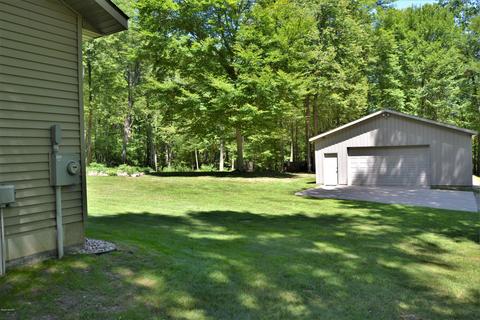5245 N Evergreen Dr, White Cloud, MI 49349 photo 19