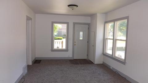 319 Hanover St, Belding, MI 48809 photo 2