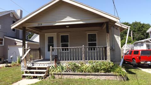 319 Hanover St, Belding, MI 48809 photo 1