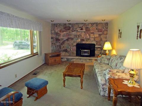 1751 Eckert Dr, Morley, MI 49336 photo 2