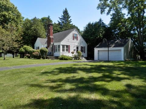 529 Eighth St, Manistee, MI 49660 photo 1