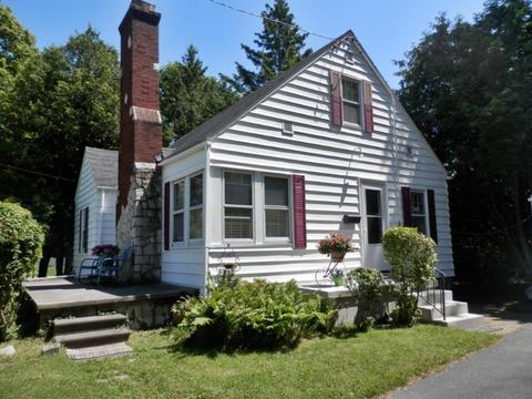 529 Eighth St, Manistee, MI 49660 photo 2