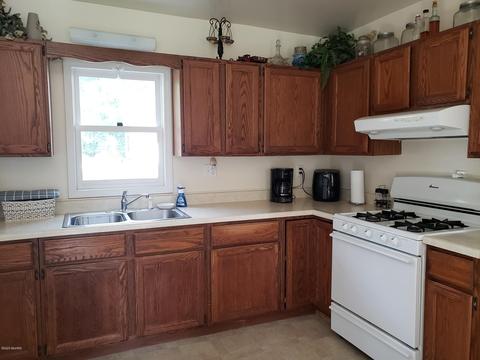 504 E Hanson St, Whitehall, MI 49461 photo 4