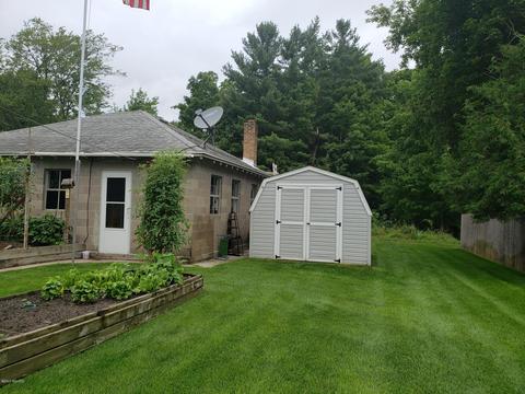 504 E Hanson St, Whitehall, MI 49461 photo 14