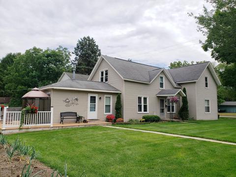 504 E Hanson St, Whitehall, MI 49461 photo 1