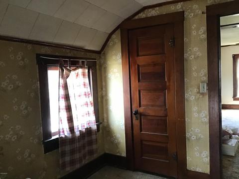 208 Cushman St, Plainwell, MI 49080 photo 17