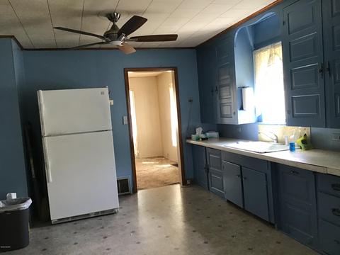 208 Cushman St, Plainwell, MI 49080 photo 8