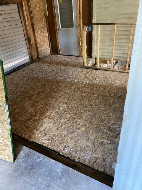 528 W May St, Belding, MI 48809 photo 5