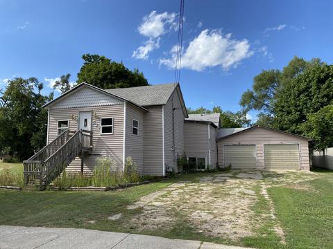 528 W May St, Belding, MI 48809 photo 2