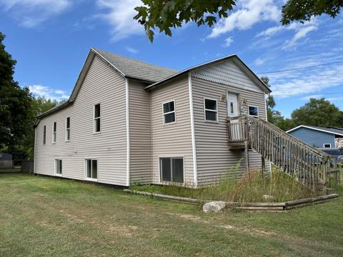 528 W May St, Belding, MI 48809 photo 4