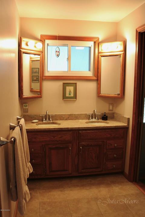 6090 Green Rd, Haslett, MI 48840 photo 18
