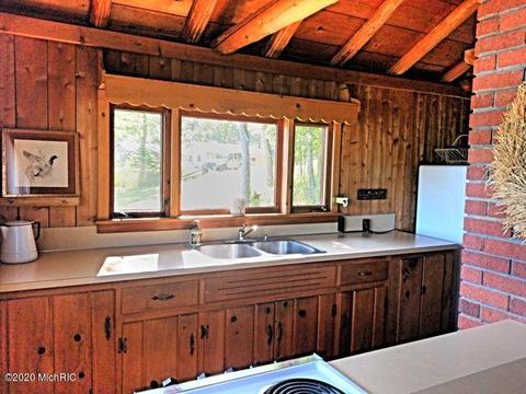 6196 S Hamlin Cir, Baldwin, MI 49304 photo 7