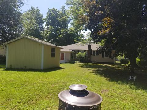 426 Franklin St, Bronson, MI 49028 photo 6