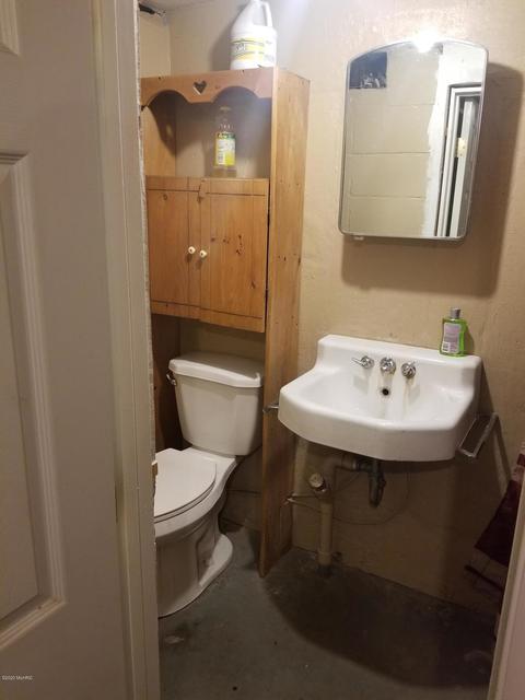 426 Franklin St, Bronson, MI 49028 photo 38