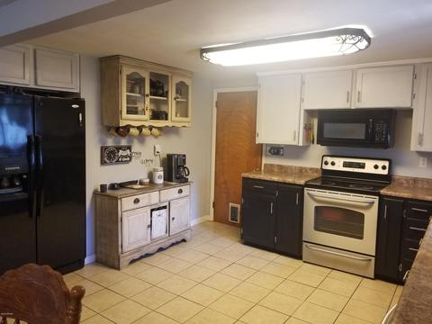 426 Franklin St, Bronson, MI 49028 photo 11