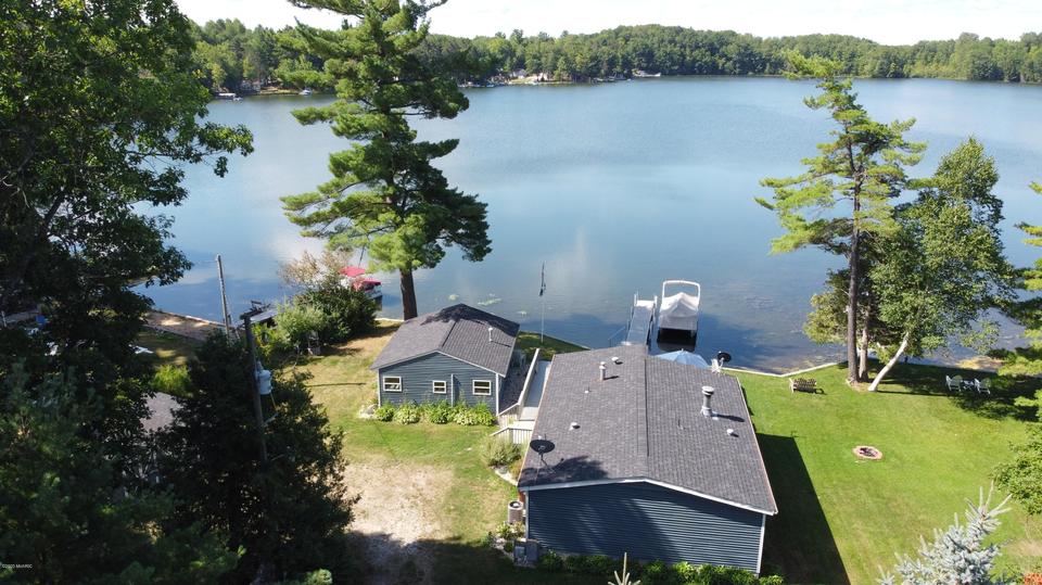  17850 Park St, Barryton, MI 49305 photo 2