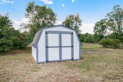 11185 S Walnut Ave, Grant, MI 49327 photo 6