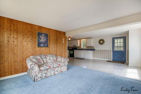 11185 S Walnut Ave, Grant, MI 49327 photo 8