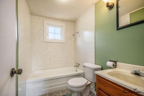 11185 S Walnut Ave, Grant, MI 49327 photo 18