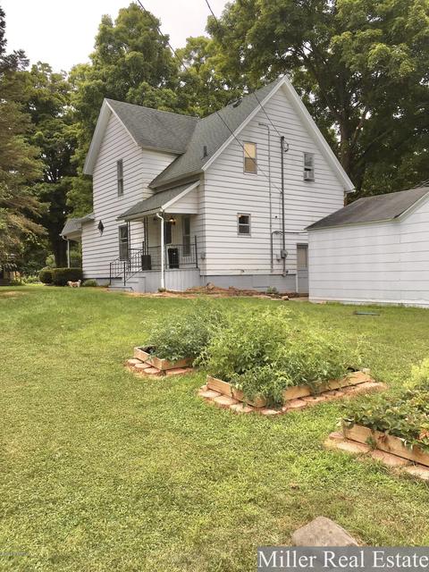 175 Cherry St, Freeport, MI 49325 photo 4