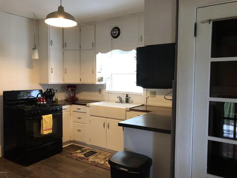 1015 N Main St, Three Rivers, MI 49093 photo 9