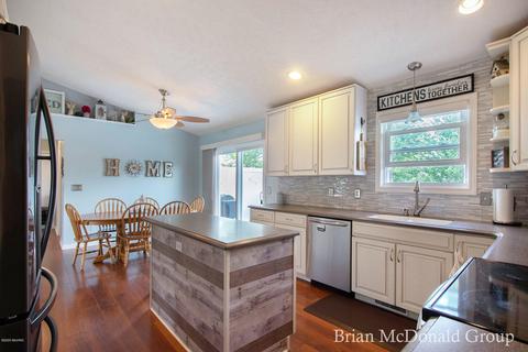 4332 Quail Run Dr, Dorr, MI 49323 photo 4