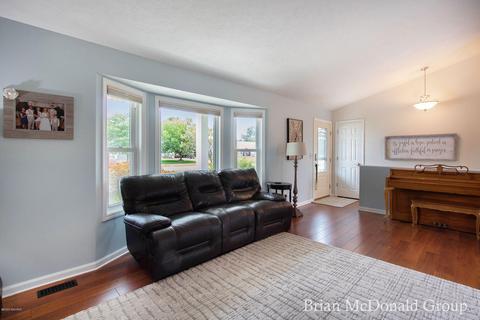 4332 Quail Run Dr, Dorr, MI 49323 photo 8