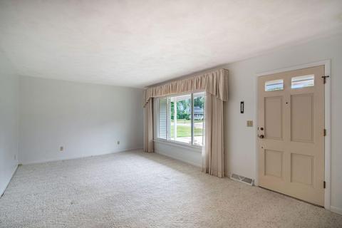 514 N Drive Dr E, Marshall, MI 49068 photo 7