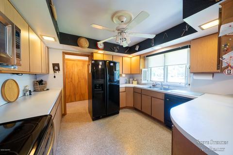 84 E Commerce St, Grant, MI 49327 photo 9