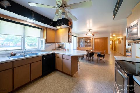 84 E Commerce St, Grant, MI 49327 photo 13