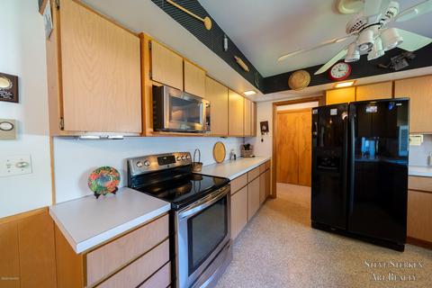 84 E Commerce St, Grant, MI 49327 photo 10