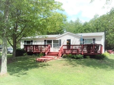 5456 Circle Dr, Reading, MI 49274 photo 1