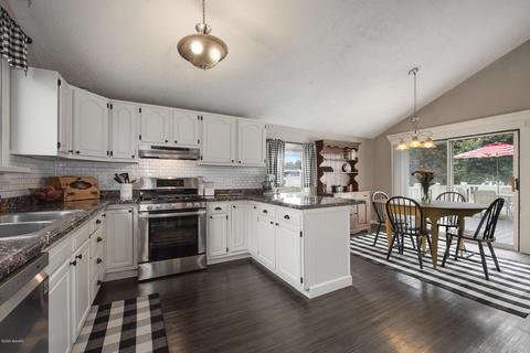 157 Maple St, Freeport, MI 49325 photo 7