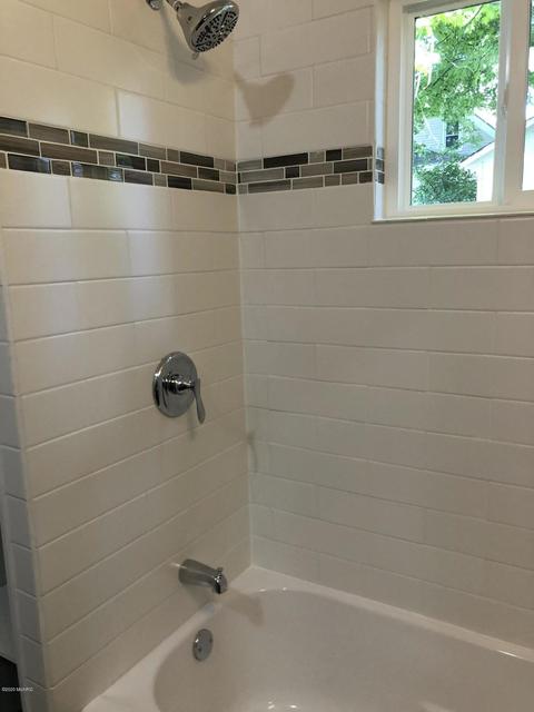 207 E Isabelle St, Belding, MI 48809 photo 12