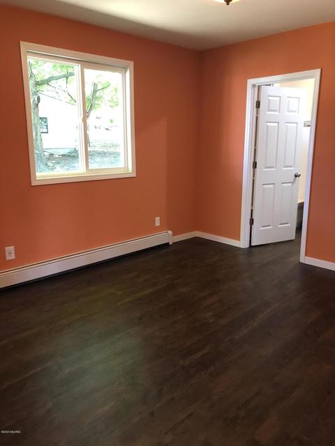 207 E Isabelle St, Belding, MI 48809 photo 7