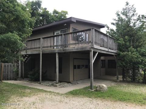 18783 Burnham Dr, Arcadia, MI 49613 photo 1