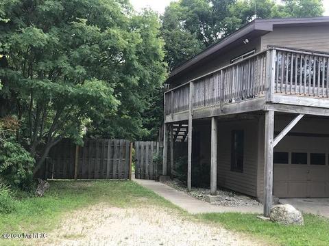 18783 Burnham Dr, Arcadia, MI 49613 photo 4