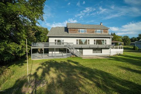 596 Harvard Ln, Manistee, MI 49660 photo 3