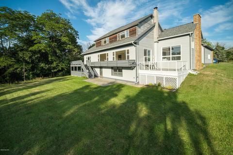 596 Harvard Ln, Manistee, MI 49660 photo 2