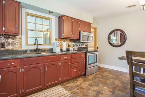 108 Cherry St, Three Oaks, MI 49128 photo 9
