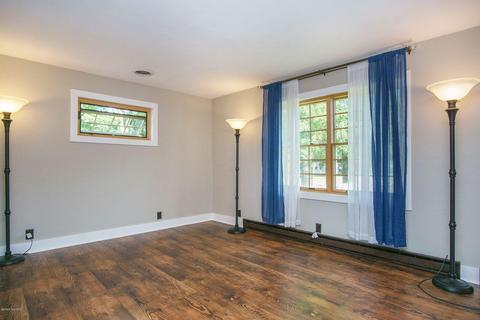 108 Cherry St, Three Oaks, MI 49128 photo 6