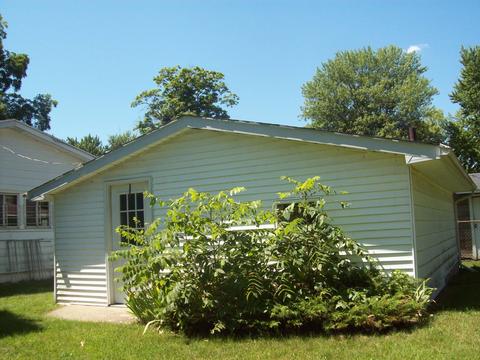 215 E Walnut St, Albion, MI 49224 photo 6