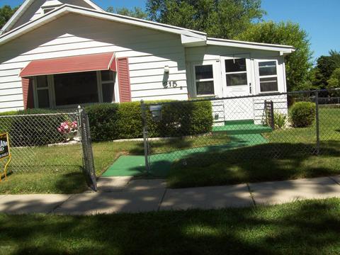 215 E Walnut St, Albion, MI 49224 photo 1