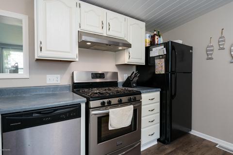 3209 E Baseline Rd, Gobles, MI 49055 photo 6
